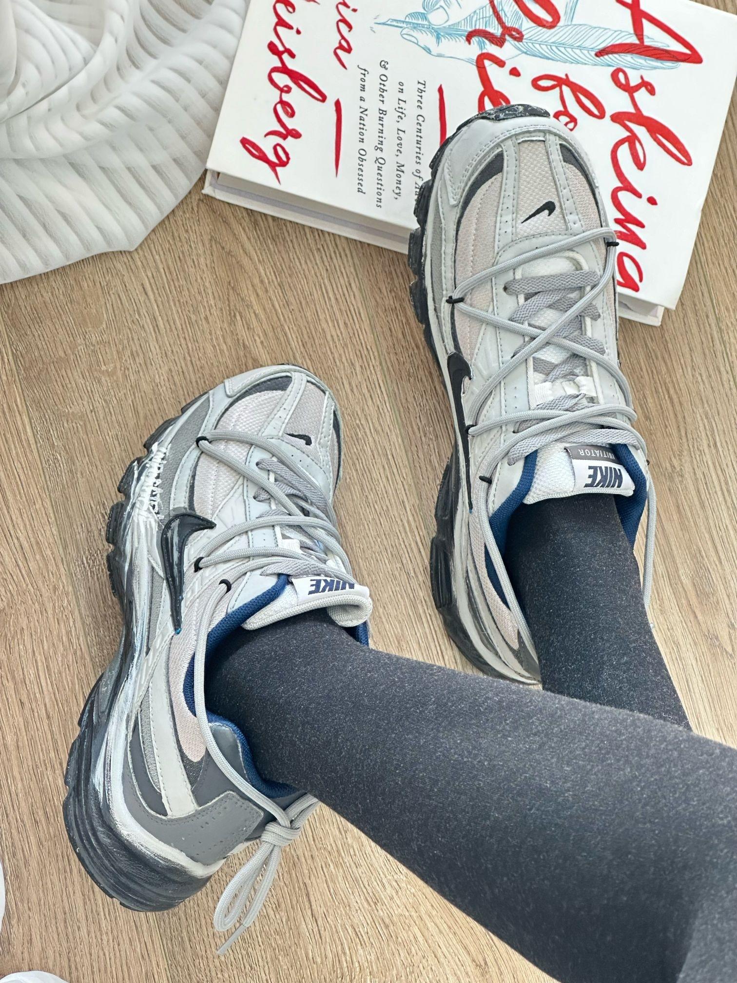 这双Nike复古跑鞋,是我去年跟风入的👟。